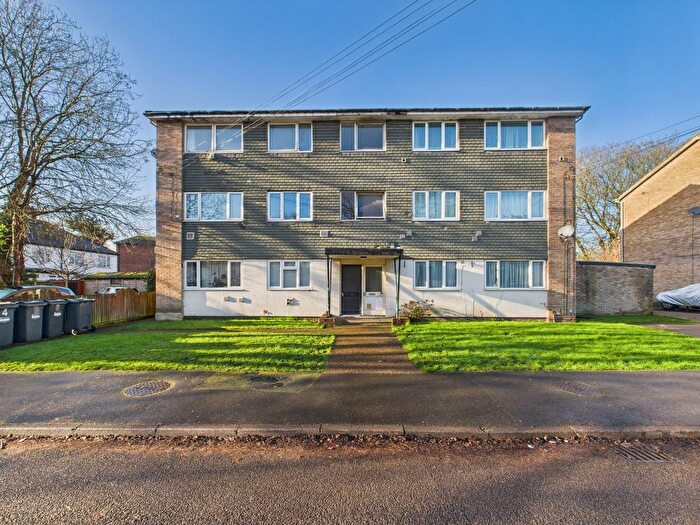 2 Bedroom Flat For Sale In Roman Close, Feltham, Middlesex, TW14