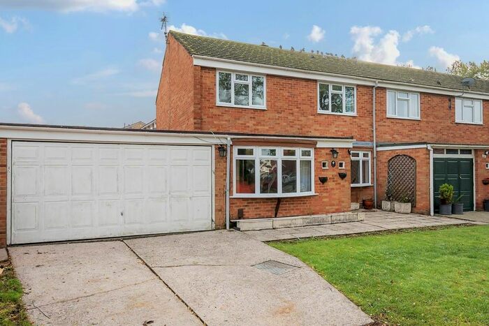 4 Bedroom Semi-Detached House To Rent In Ruddlesway, Windsor, SL4