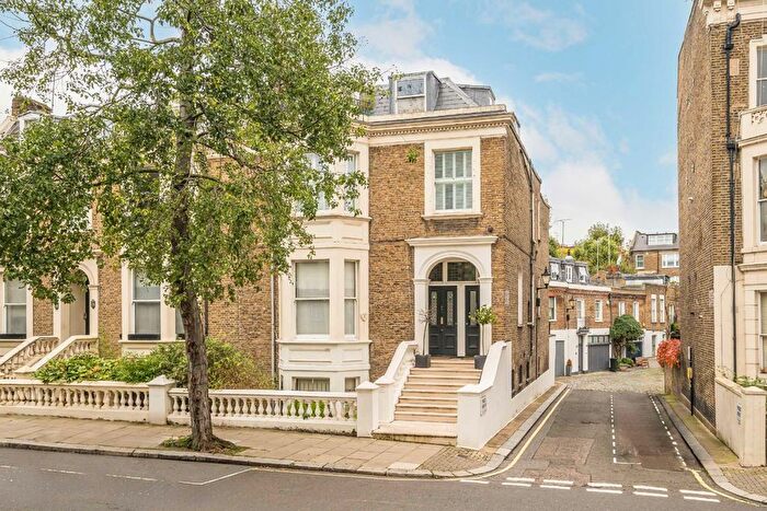 2 Bedroom Flat For Sale In Warwick Avenue, Maida Vale, W9