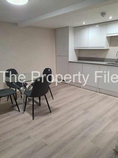 4 Bedroom Flat To Rent In Wynnstay Grove, Fallowfield, M14