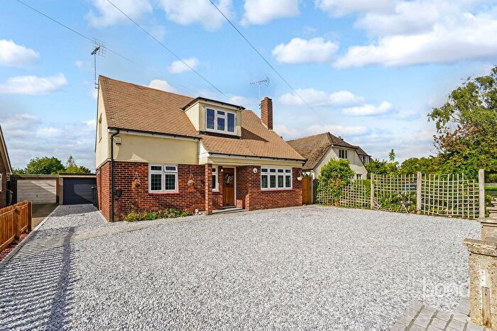 3 Bedroom Chalet For Sale In Chignal Road, Chelmsford, CM1