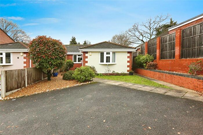 2 Bedroom Semi Detached House For Sale In Kinsbourne Way, Southampton, Hampshire, SO19