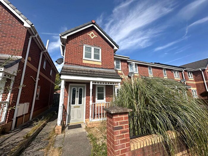 3 Bedroom End Of Terrace House For Sale In Livingston Avenue, Manchester, M22
