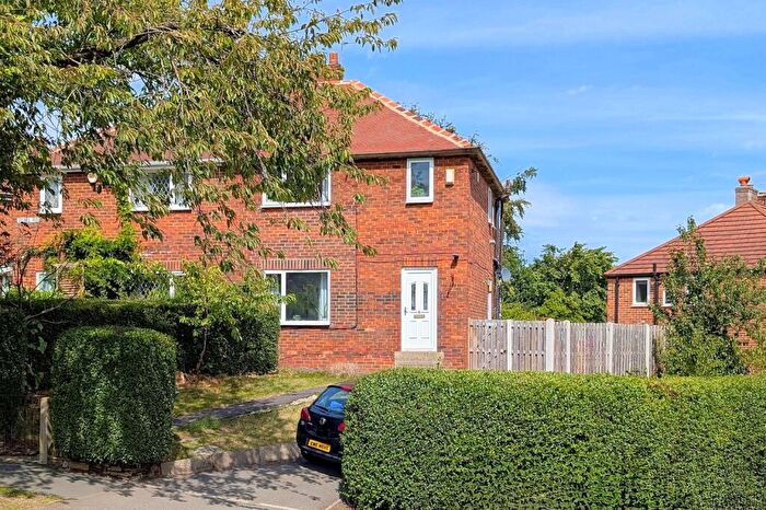 3 Bedroom Semi-Detached House For Sale In Holly Bank Road, Brighouse, West Yorkshire, HD6