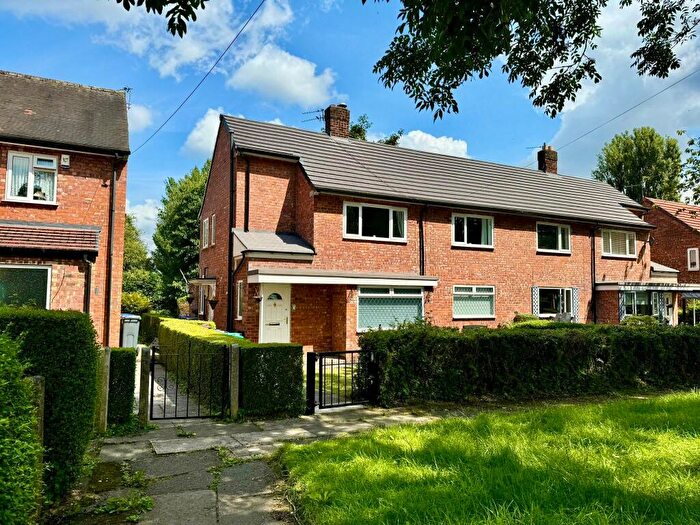 2 Bedroom Flat To Rent In Portway, Manchester, M22
