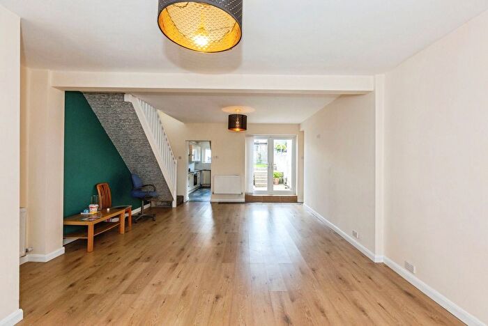 3 Bedroom Terraced House For Sale In Brook Terrace, Tairgwaith, Ammanford, Neath Port Talbot, SA18