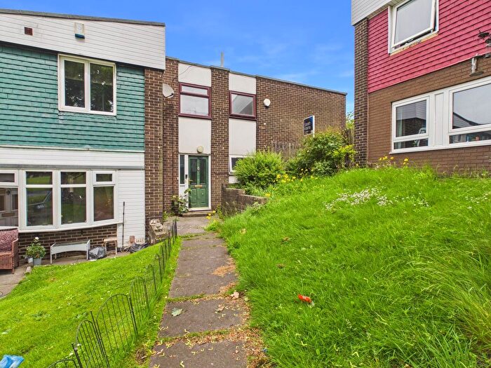 2 Bedroom Flat For Sale In Dartmouth Avenue, Low Fell, NE9