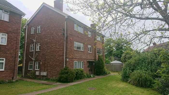 1 Bedroom Flat To Rent In Weston Lane, Southampton, SO19