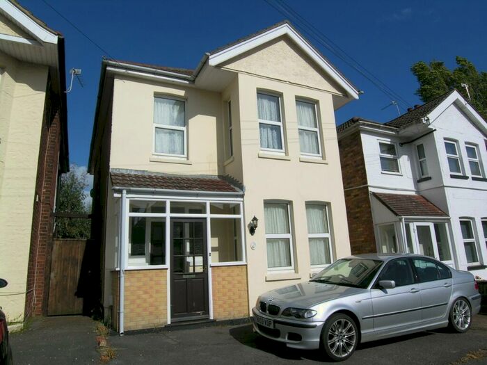 5 Bedroom House To Rent In Bedroom Detached House In Winton, BH9