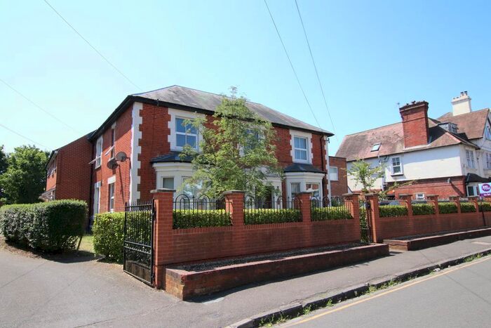 1 Bedroom Flat To Rent In Milman Road, Reading, Reading, RG2