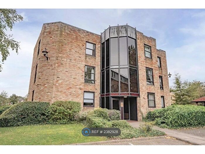 2 Bedroom Flat To Rent In Broadmeadows, Cambridge, CB4