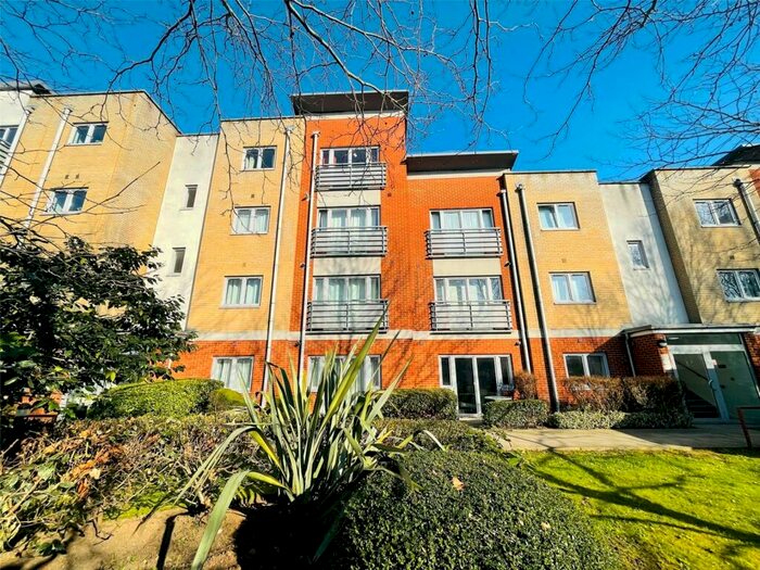 1 Bedroom Flat To Rent In Hawker Place, Walthamstow, London, E17