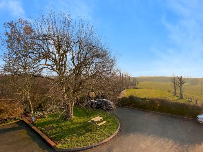 2 Bedroom Apartment To Rent In Eversfield, Alderminster, CV37