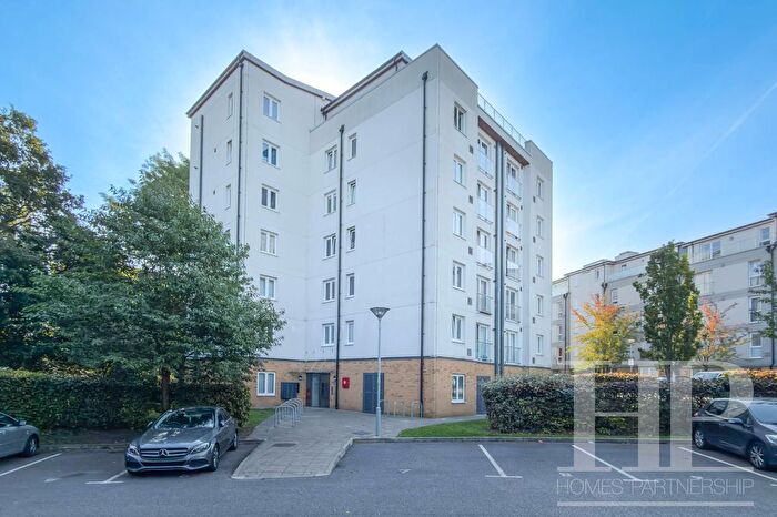 2 Bedroom Flat For Sale In West Green Drive, Crawley, RH11