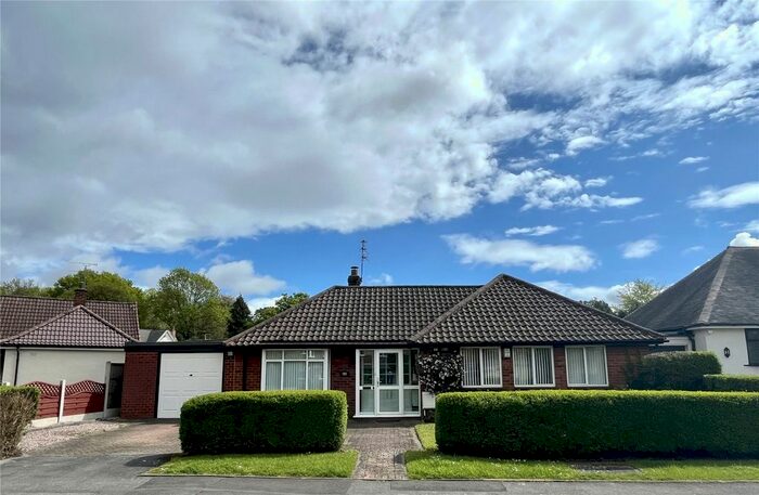 3 Bedroom Bungalow To Rent In Foley Avenue, Tettenhall, Wolverhampton, West Midlands, WV6