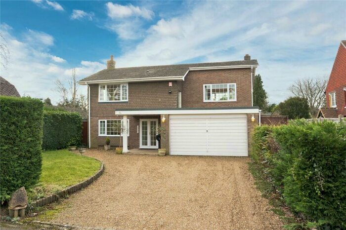 3 Bedroom Detached House To Rent In Pit Farm Road, Guildford, Surrey, GU1