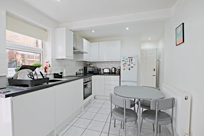 1 Bedroom Flat To Rent In William Road, London, SW19