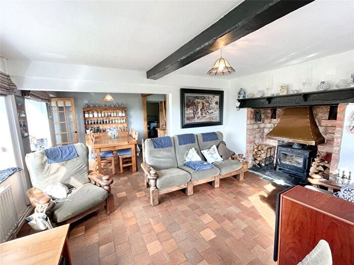 4 Bedroom Detached House For Sale In Llanfyllin, Powys, SY22 - Photo 3
