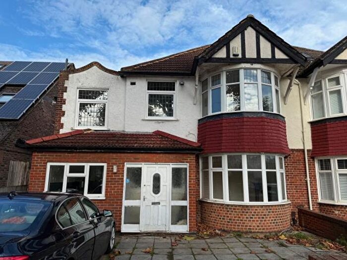 1 Bedroom House To Rent In Elgar Avenue, Surbiton, KT5