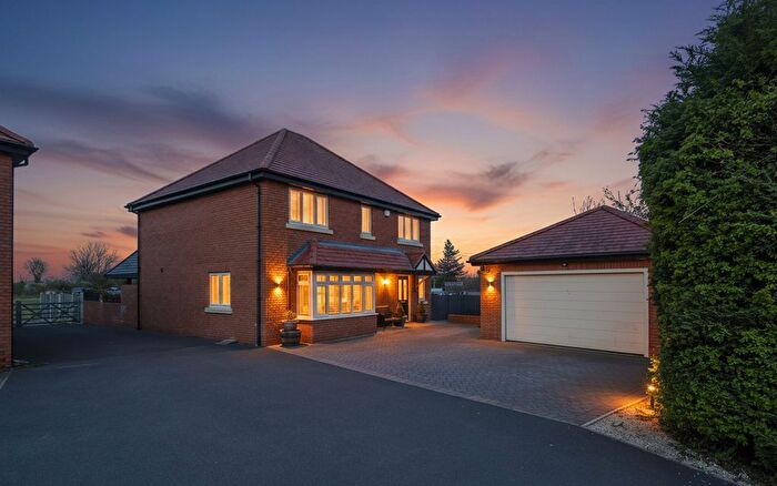 4 Bedroom Detached House For Sale In Willow Farm Court, Wales, S26