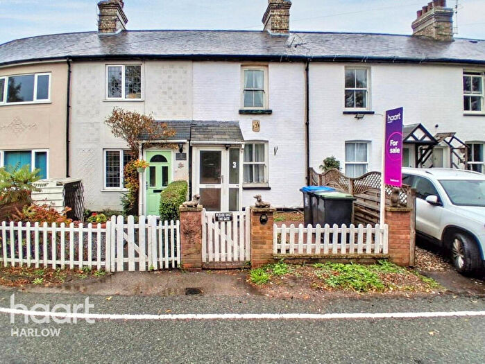 2 Bedroom Cottage For Sale In Mill Street, Harlow, CM17