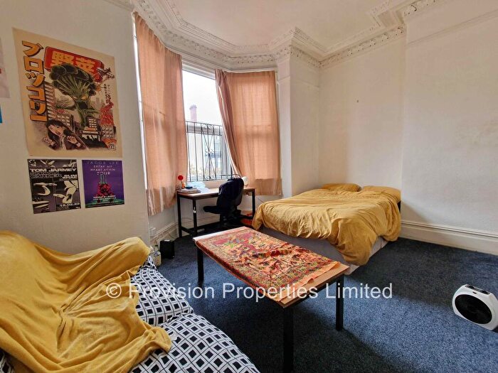 1 Bedroom Flat To Rent In Regent Terrace, Hyde Park, Leeds, LS6