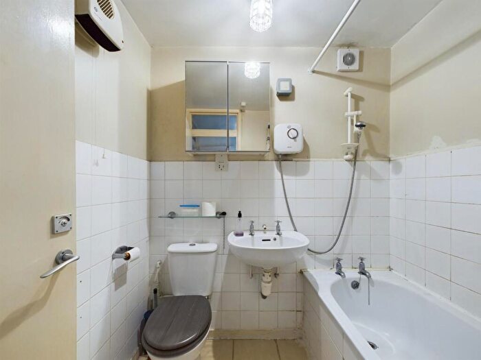 1 Bedroom Flat For Sale In Montague Hill South, Kingsdown, Bristol, BS2