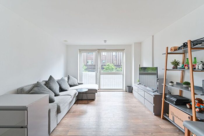 1 Bedroom Flat For Sale In Milles Square, Brixton, London, SW9