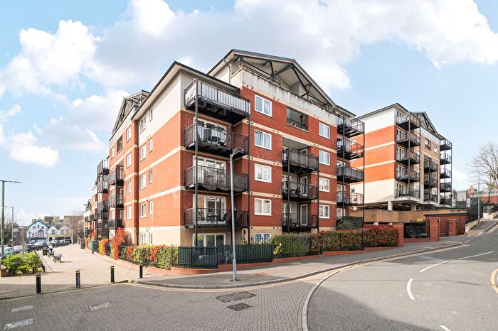 2 Bedroom Flat For Sale In Northway, Rickmansworth, WD3