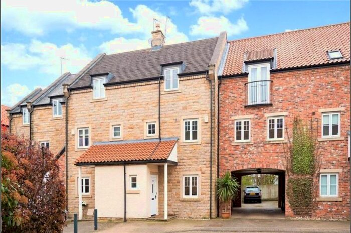 4 Bedroom Detached House To Rent In Micklethwaite Grove, Wetherby, West Yorkshire, Uk, LS22