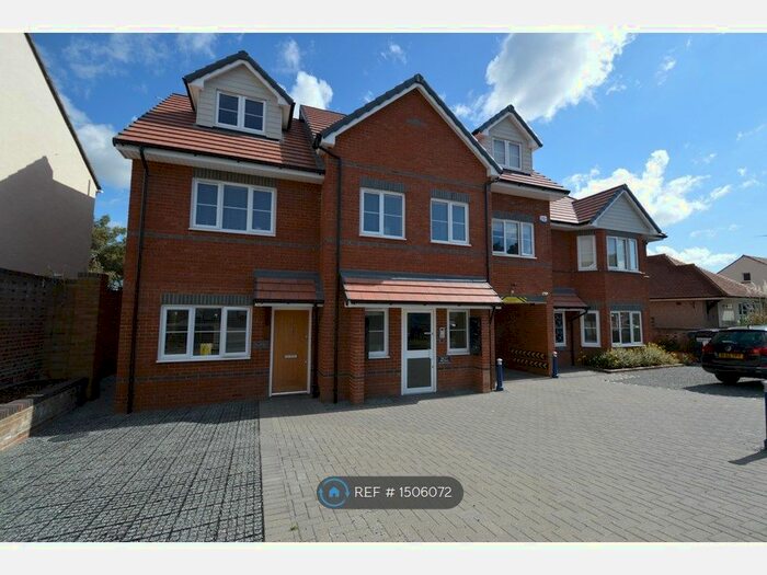 3 Bedroom Maisonette To Rent In Mill House, Westcliff-On-Sea, SS0
