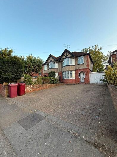 4 Bedroom Semi Detached House To Rent In St. Peters Road, Reading, RG6