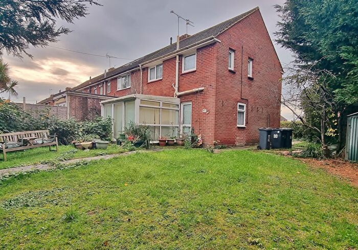 3 Bedroom End Of Terrace House For Sale In Keyhaven Drive, Leigh Park, PO9