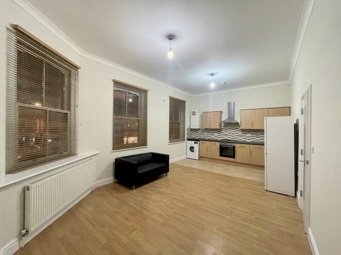1 Bedroom Apartment To Rent In One Bedroom Second Floor Flat - Short Let ( Months) - Hoe Street, (&#, Pcm), E17