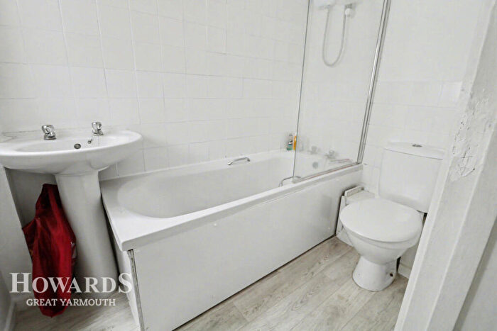 2 Bedroom Terraced House For Sale In St Peters Plain, Great Yarmouth, NR30