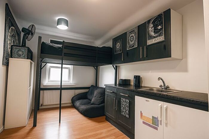 Property To Rent In Gathorne Road, Wood Green, N22