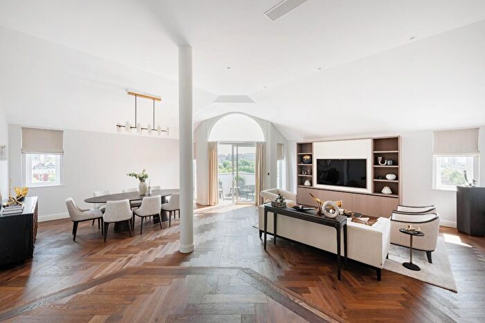 3 Bedroom Flat For Sale In Luxury Penthouse - Randolph Avenue, Little Venice, W9