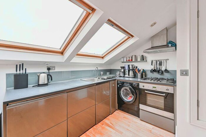 1 Bedroom Flat To Rent In Hubert Grove, Clapham North, London, SW9