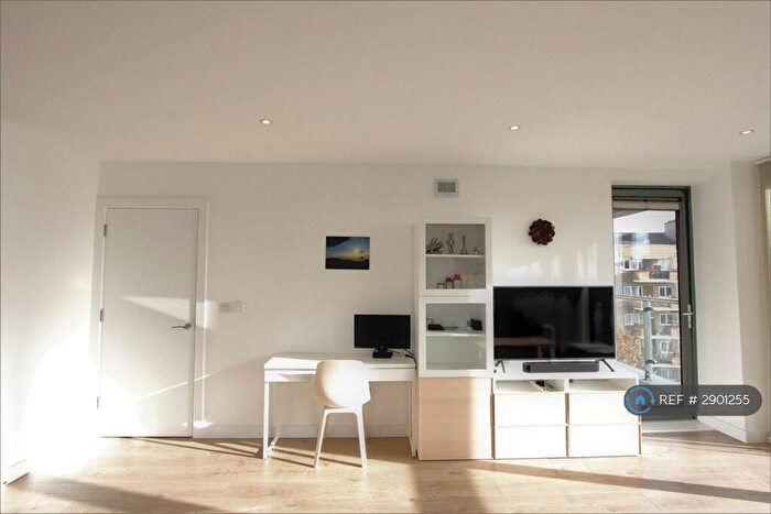 1 Bedroom Flat To Rent In St Paul's Way, London, E3