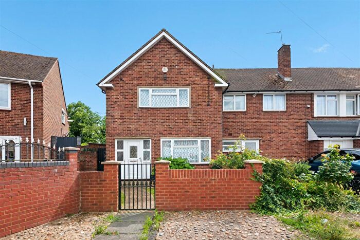 2 Bedroom End Of Terrace House For Sale In Ringway, Heston, Southall, UB2