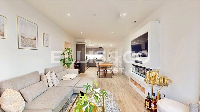 2 Bedroom Flat For Sale In Bakery Walk, Greenford, UB6