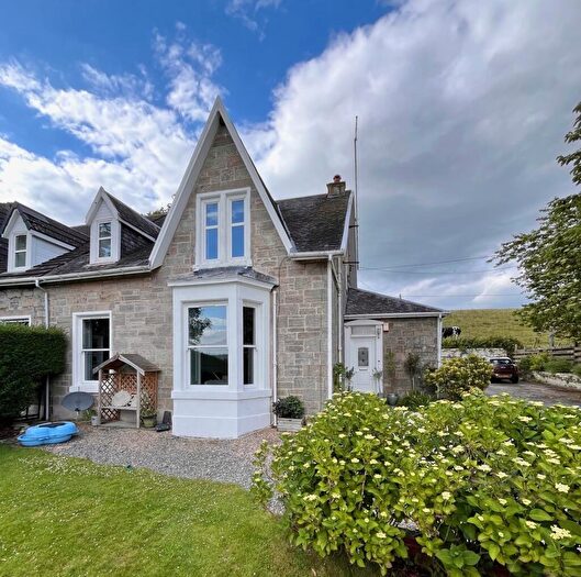4 Bedroom Semi-Detached House For Sale In Clutha, Ardoch, Cardross, Argyll And Bute, G82