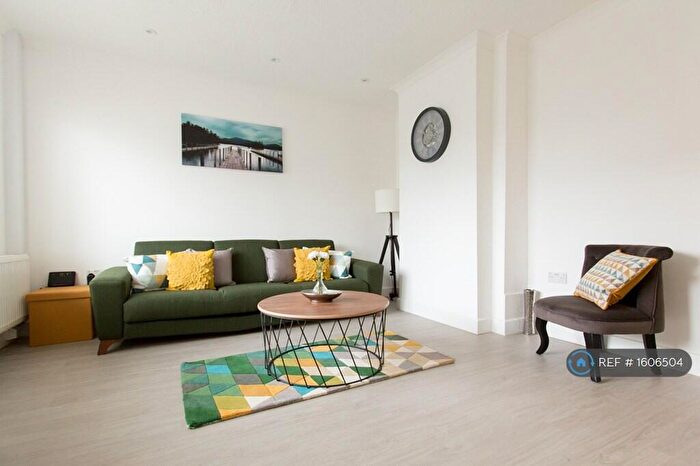 2 Bedroom Terraced House To Rent In House, Dartford, DA2