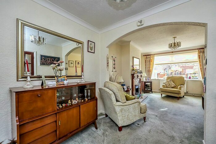 3 Bedroom Semi-Detached House For Sale In Stancliffe Avenue, Bulwell, Nottingham, NG6