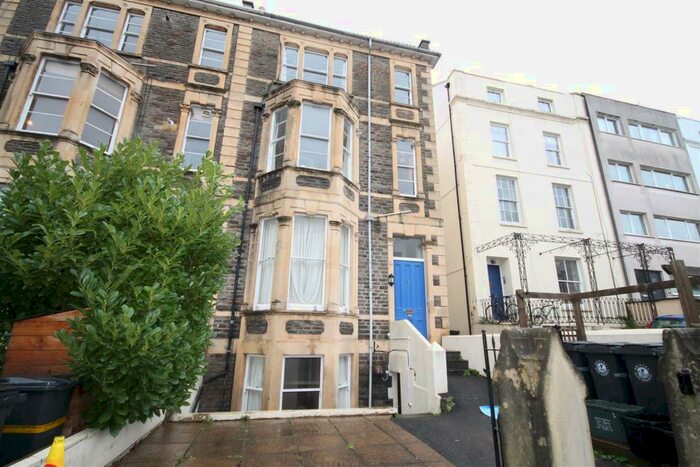 2 Bedroom Flat To Rent In West Park, Clifton, Bristol, BS8