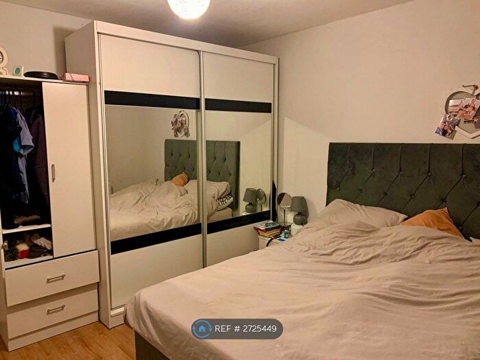 2 Bedroom Flat To Rent In Godfrey Walk, Ashford, TN23