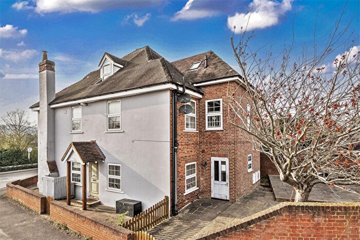 2 Bedroom Flat For Sale In C Sloane Close, Goring On Thames, RG8