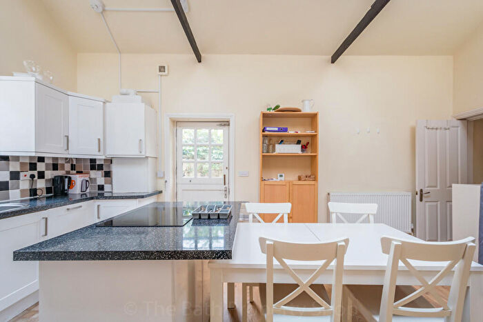 2 Bedroom Flat To Rent In Barton Buildings, Bath, BA1