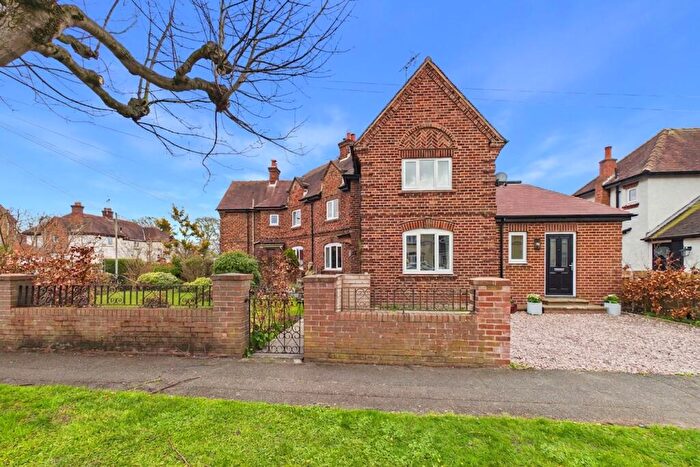 3 Bedroom Semi-Detached House For Sale In Eaton Avenue, Chester, CH4