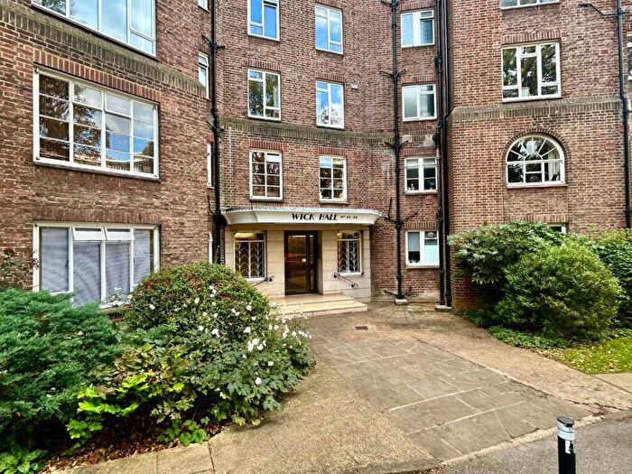 2 Bedroom Flat To Rent In Furze Hill, Hove, BN3